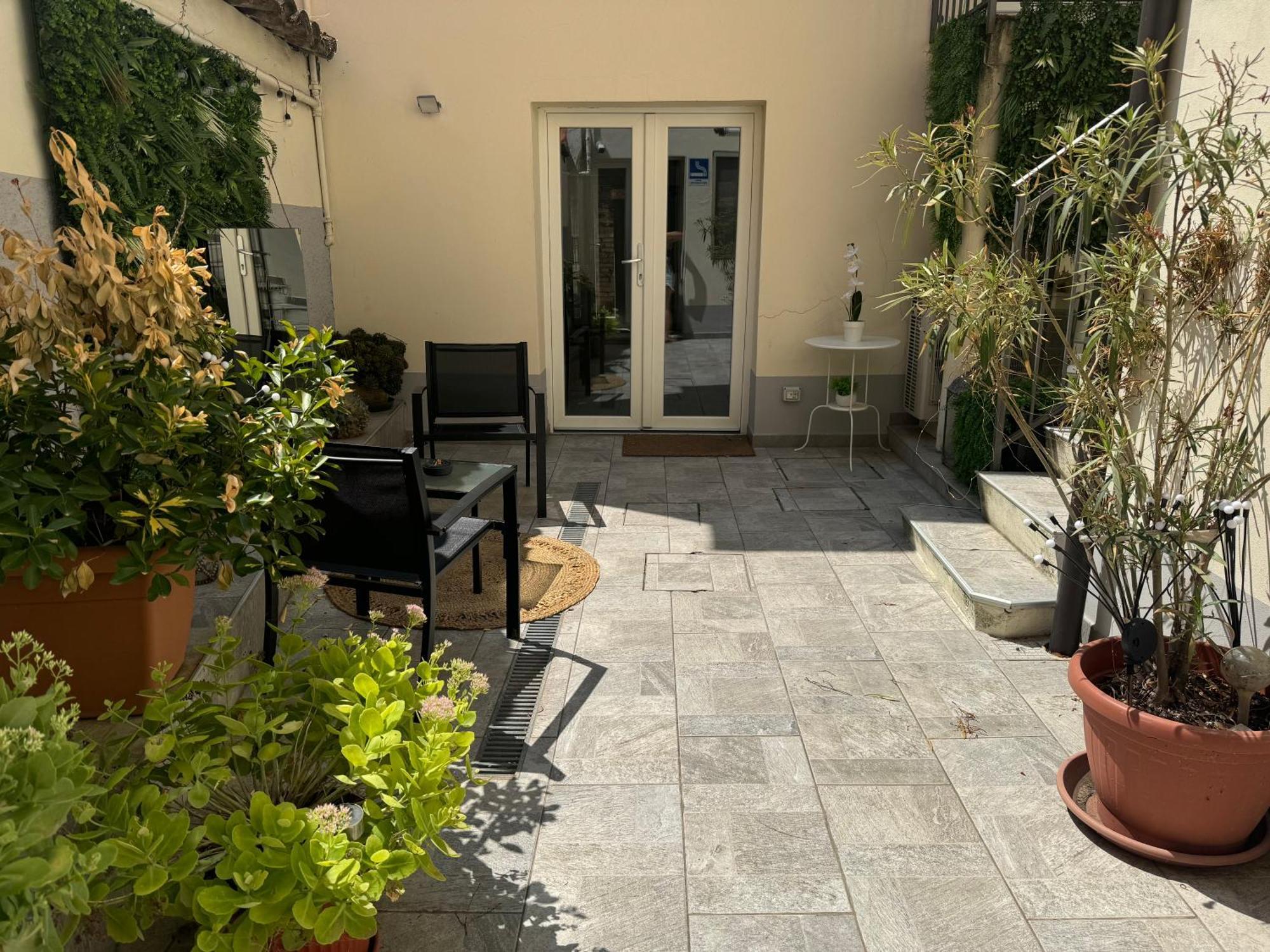 Maison Rebecca Carpi Bagian luar foto
